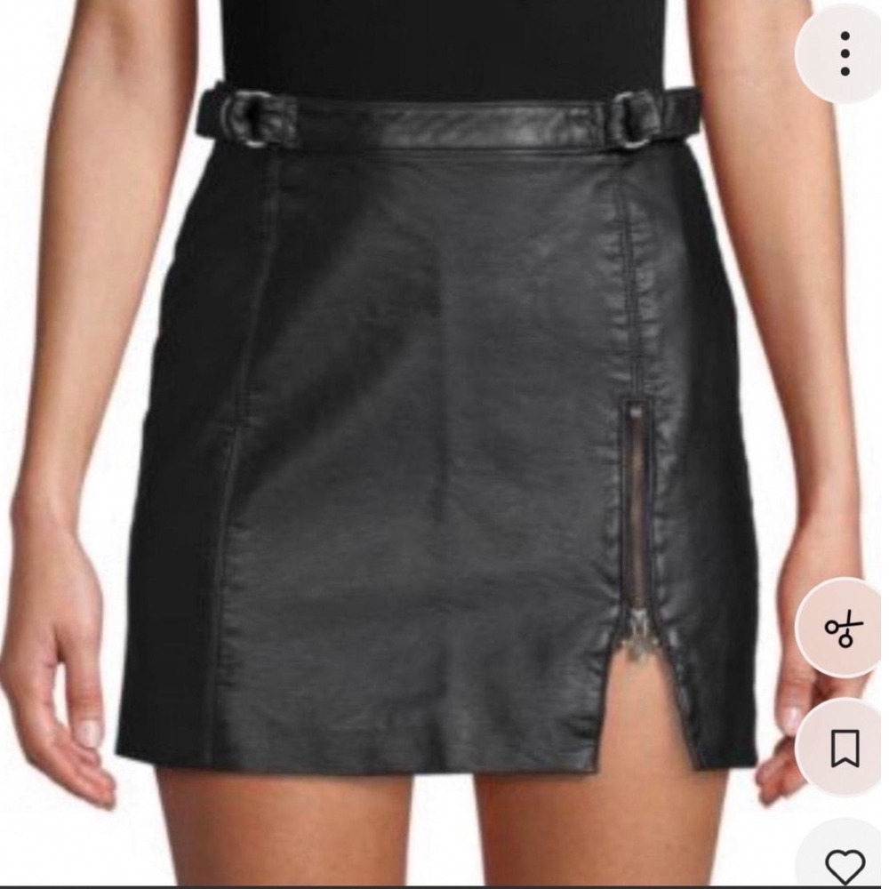 Free People Black Vegan Leather Mini‎ Skirt Side Zip Slit Size 2
